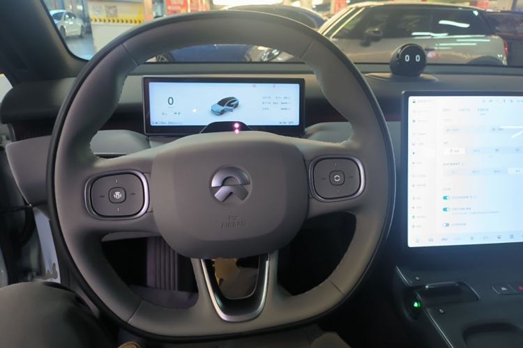 Used Nio ET5T 2023 75 kWh Touring Steering Wheel