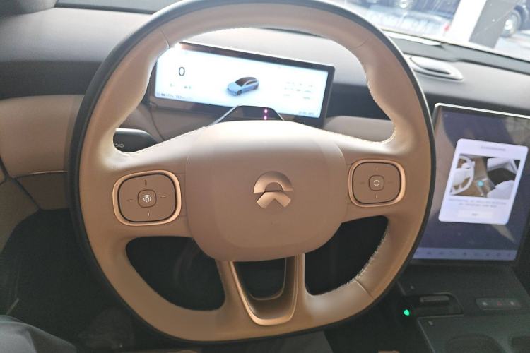 Used Nio ET5T 2023 75 kWh Touring Steering Wheel