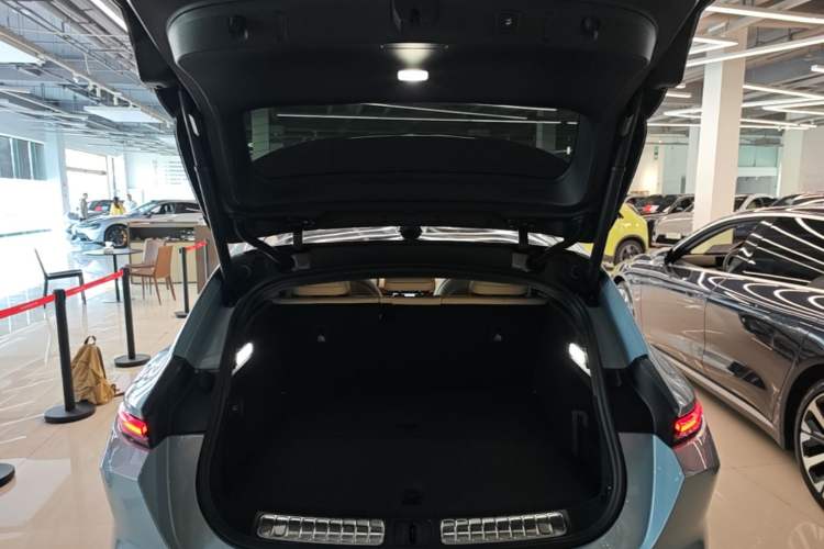 Used Nio ET5T 2023 75 kWh Touring Trunk