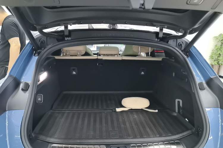 Used Nio ET5T 2023 75 kWh Touring Trunk