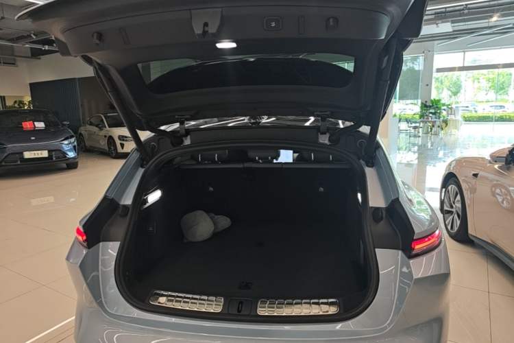 Used Nio ET5T 2023 75 kWh Touring Trunk