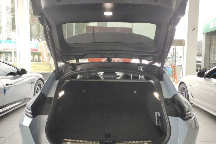 Used Nio ET5T 2023 75 kWh Touring Trunk