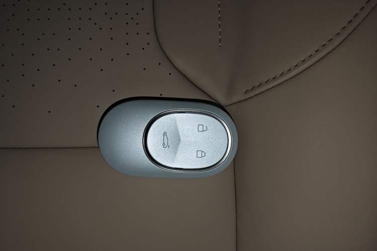 Used Nio ET5T 2023 75 kWh Touring Vehicle Key