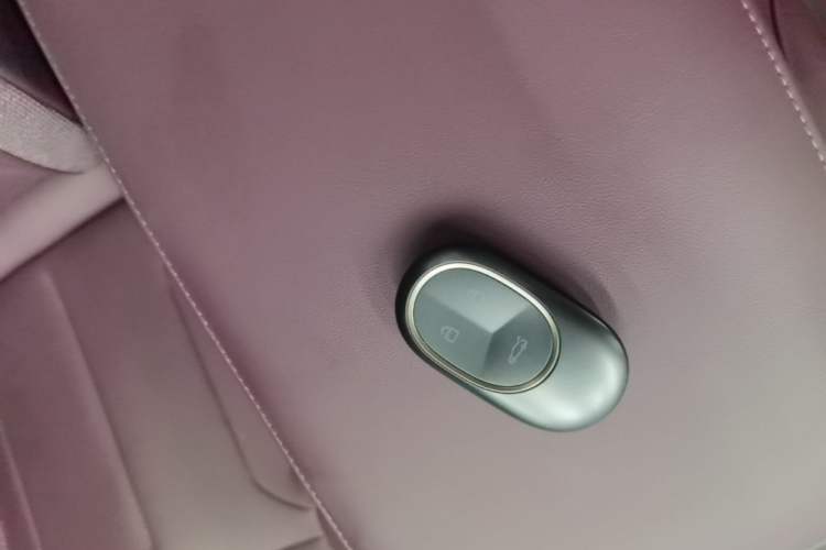 Used Nio ET5T 2023 75 kWh Touring Vehicle Key