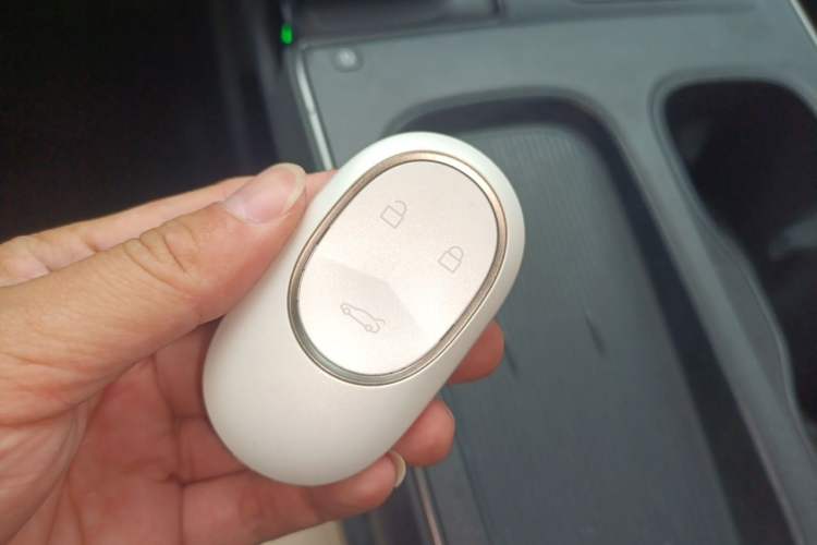 Used Nio ET5T 2023 75 kWh Touring Vehicle Key