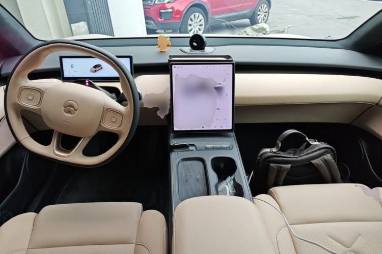 Used Nio ET5T 2023 100kWh Touring Center Console