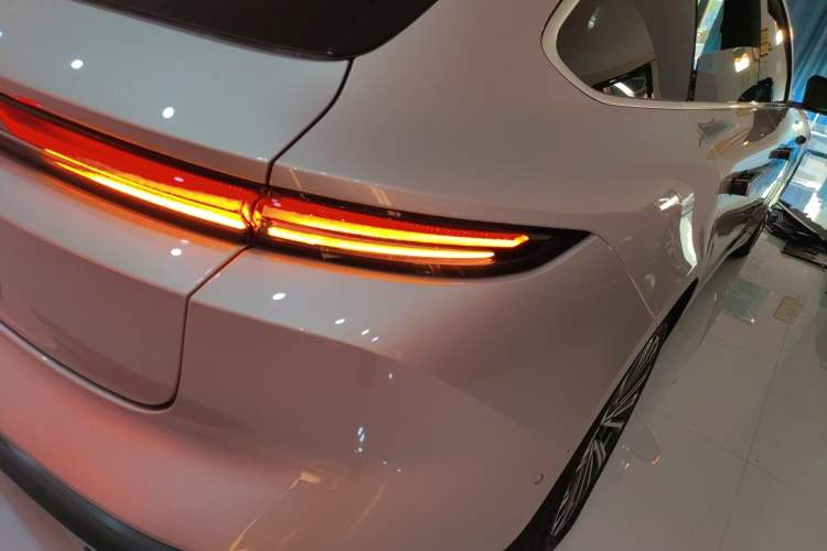 Used Nio ET5T 2023 75 kWh Touring Exterior 6
