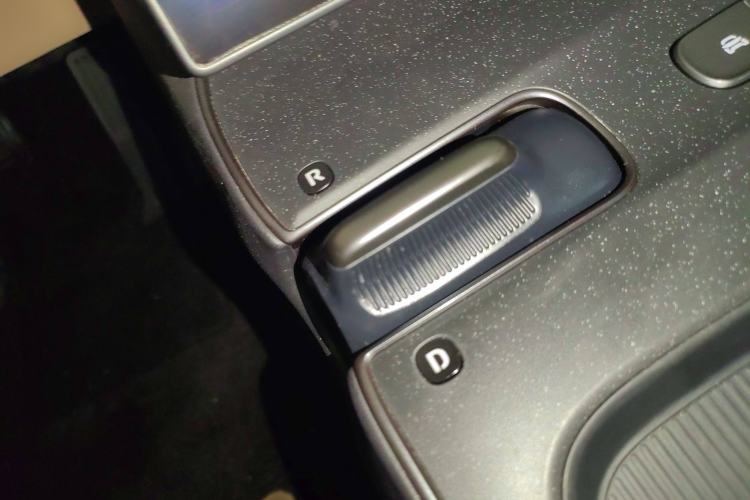 Used Nio ET5T 2023 75 kWh Touring Gear Lever