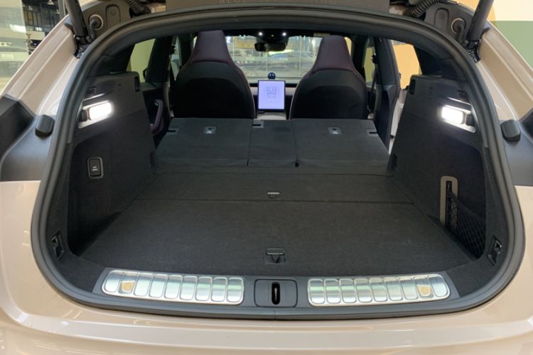 Used Nio ET5T 2023 75 kWh Touring Interior 6