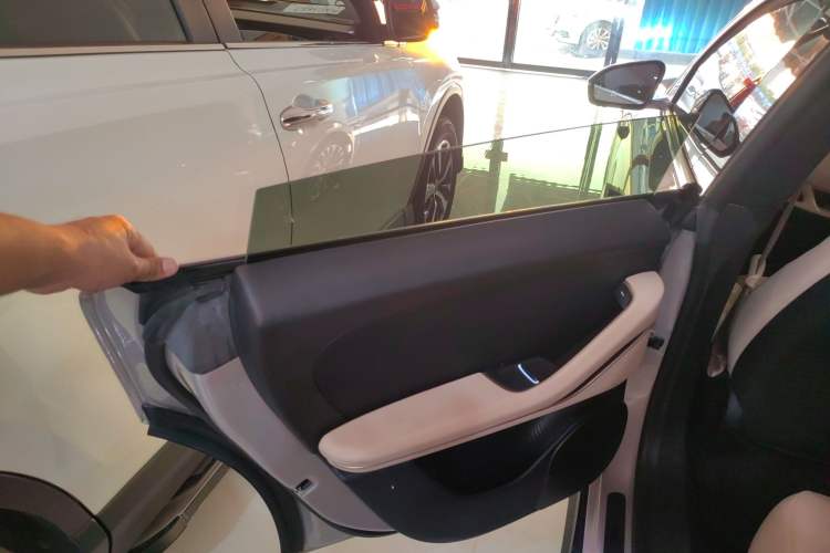 Used Nio ET5T 2023 75 kWh Touring Interior 8