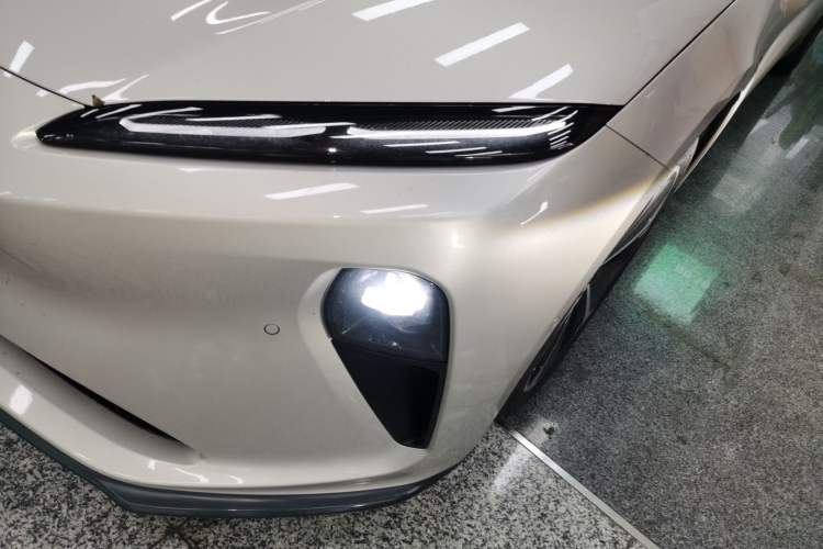 Used Nio ET5T 2023 75 kWh Touring Left Front Headlight