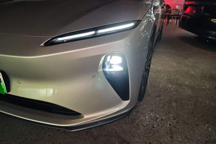 Used Nio ET5T 2023 75 kWh Touring Left Front Headlight
