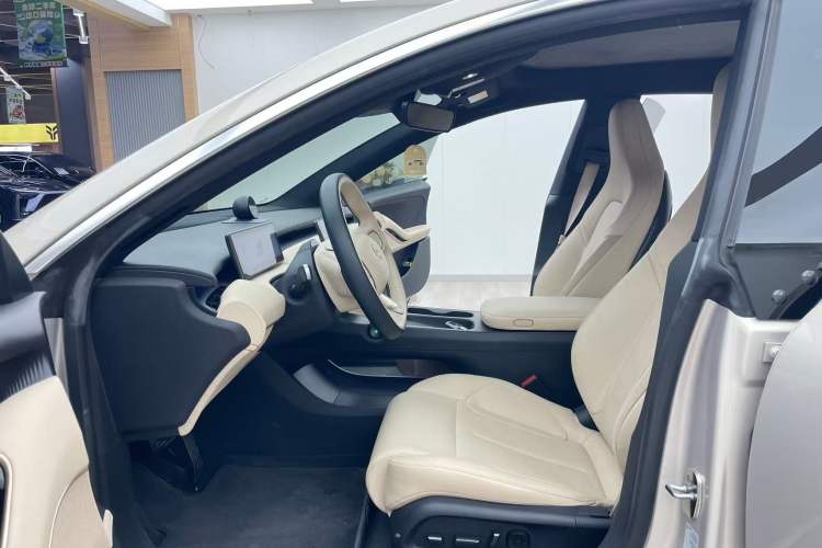 Used Nio ET5T 2023 75 kWh Touring Left Front Seat