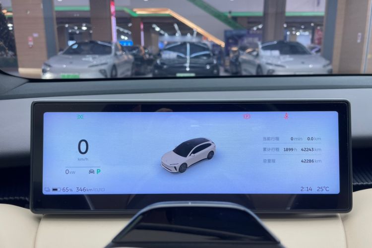 Used Nio ET5T 2023 75 kWh Touring Odometer Close Up