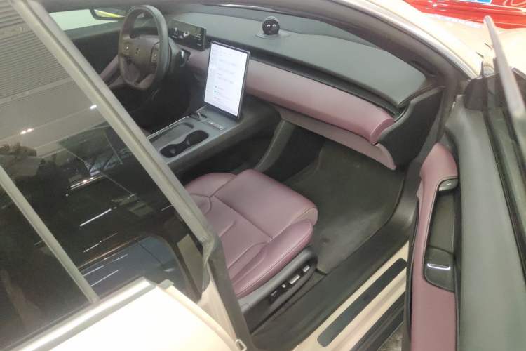 Used Nio ET5T 2023 75 kWh Touring Right Front Seat