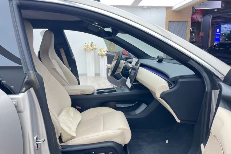 Used Nio ET5T 2023 75 kWh Touring Right Front Seat