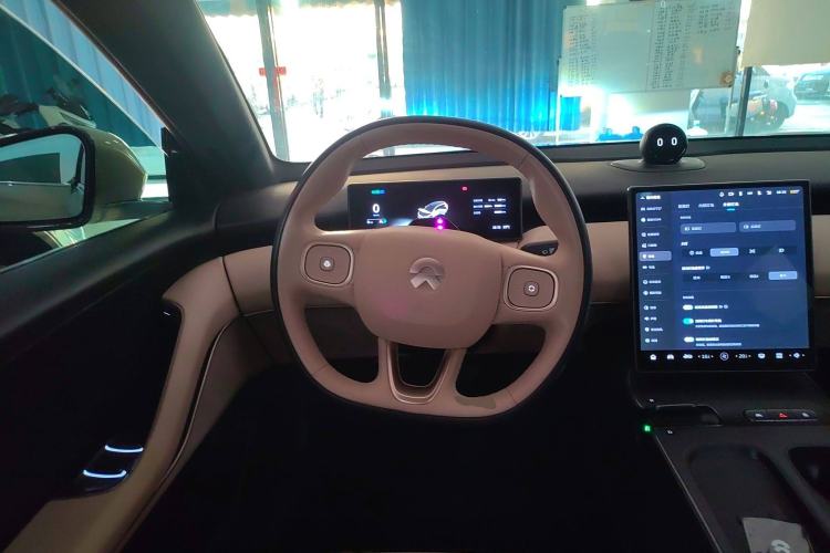 Used Nio ET5T 2023 75 kWh Touring Steering Wheel