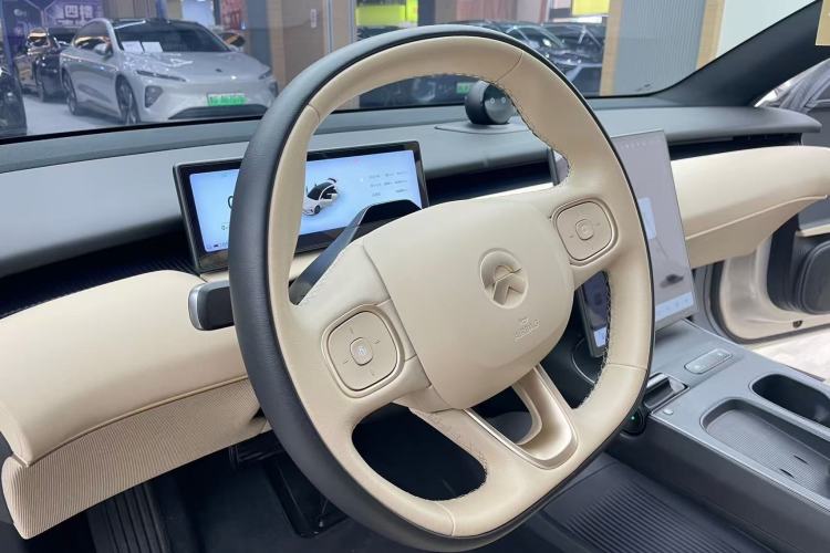 Used Nio ET5T 2023 75 kWh Touring Steering Wheel