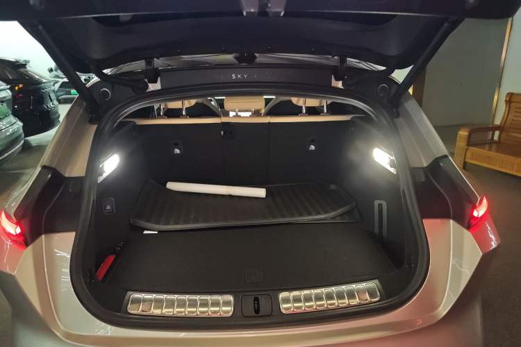 Used Nio ET5T 2023 75 kWh Touring Trunk