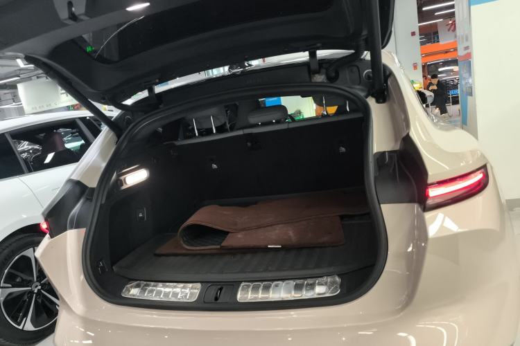 Used Nio ET5T 2023 75 kWh Touring Trunk