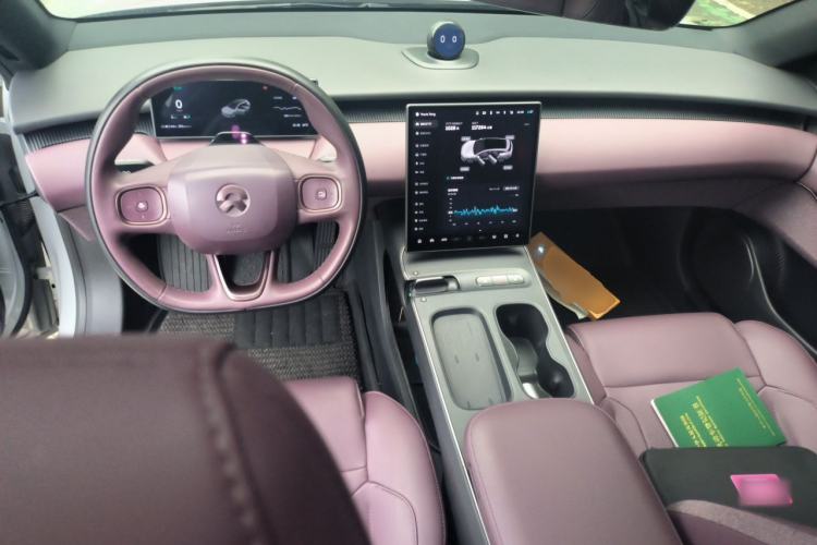 Used Nio ET5T 2023 75 kWh Touring Center Console