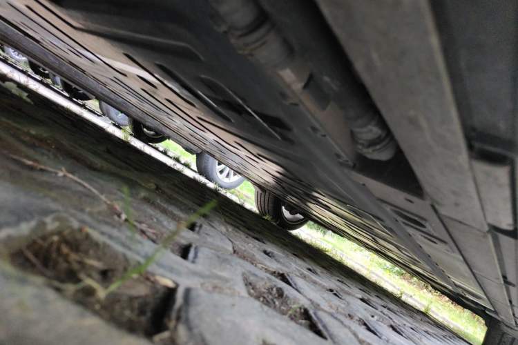 Used Nio ET5T 2023 75 kWh Touring Chassis Front Left