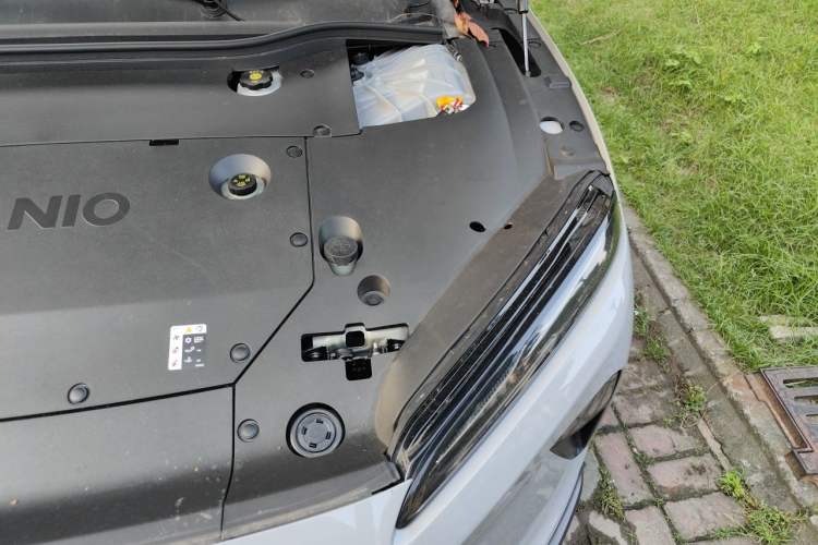 Used Nio ET5T 2023 75 kWh Touring Engine Bay Left