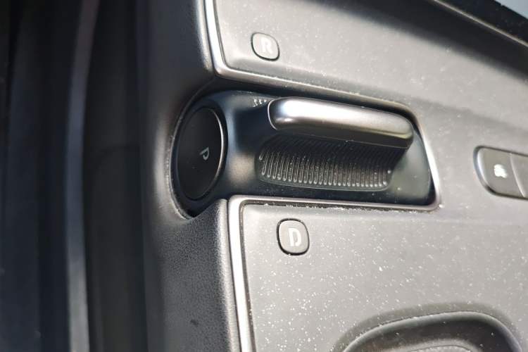 Used Nio ET5T 2023 75 kWh Touring Gear Lever