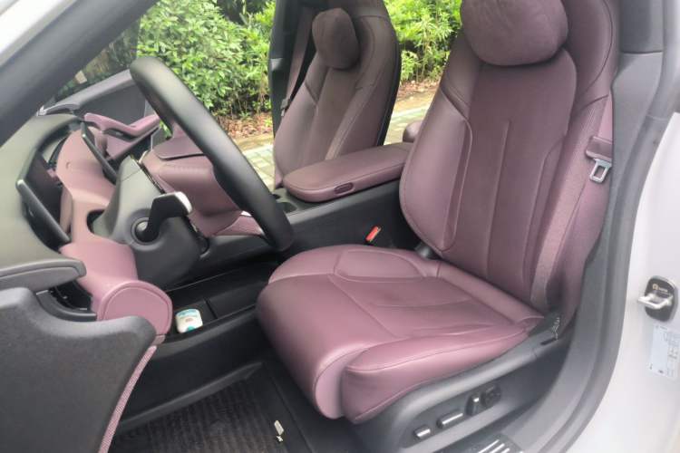 Used Nio ET5T 2023 75 kWh Touring Left Front Seat