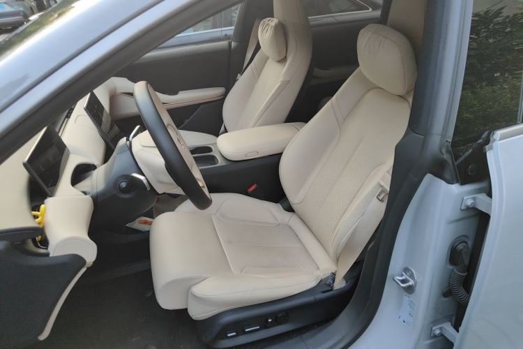 Used Nio ET5T 2023 75 kWh Touring Left Front Seat