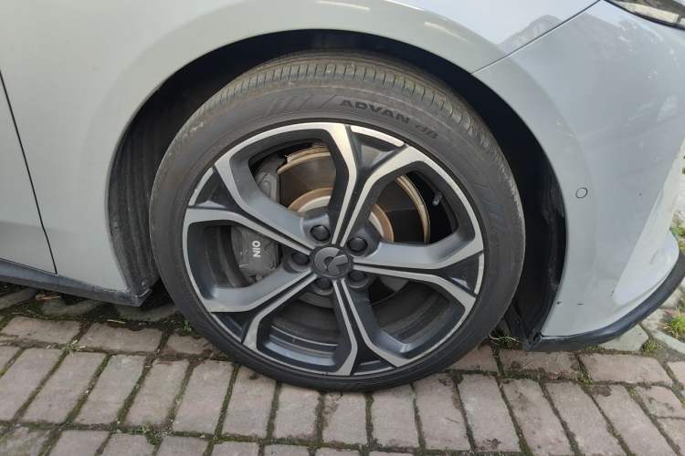 Used Nio ET5T 2023 75 kWh Touring Right Front Wheel Hub