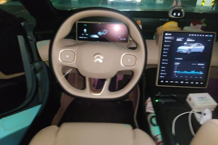 Used Nio ET5T 2023 75 kWh Touring Steering Wheel