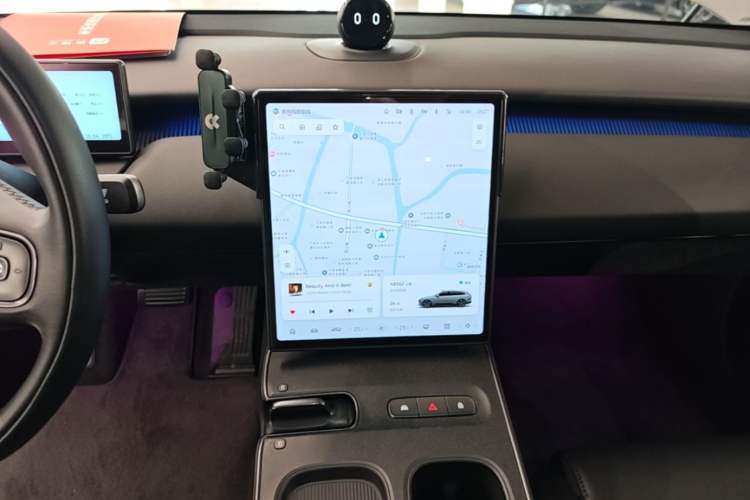 Used Nio ET5T 2023 75 kWh Touring Audio And AC Panel