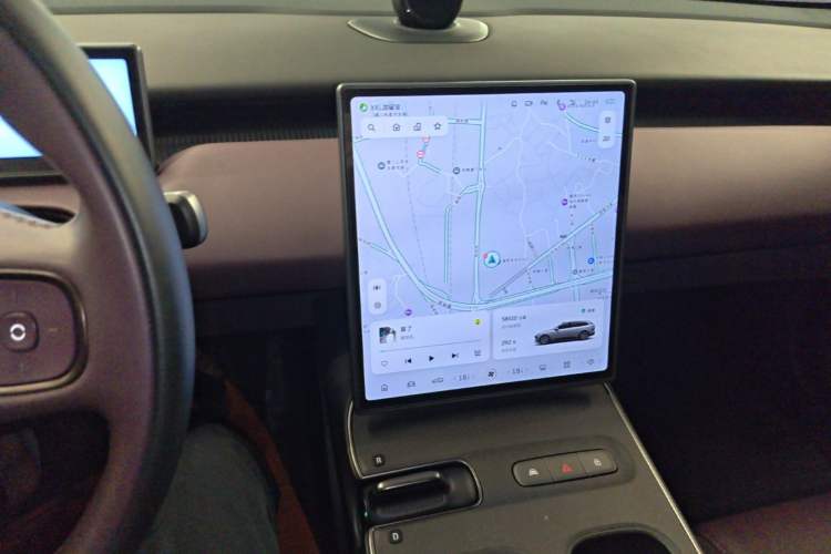 Used Nio ET5T 2023 75 kWh Touring Audio And AC Panel
