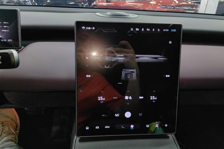 Used Nio ET5T 2023 75 kWh Touring Audio And AC Panel