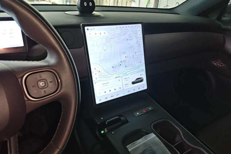 Used Nio ET5T 2023 75 kWh Touring Audio And AC Panel