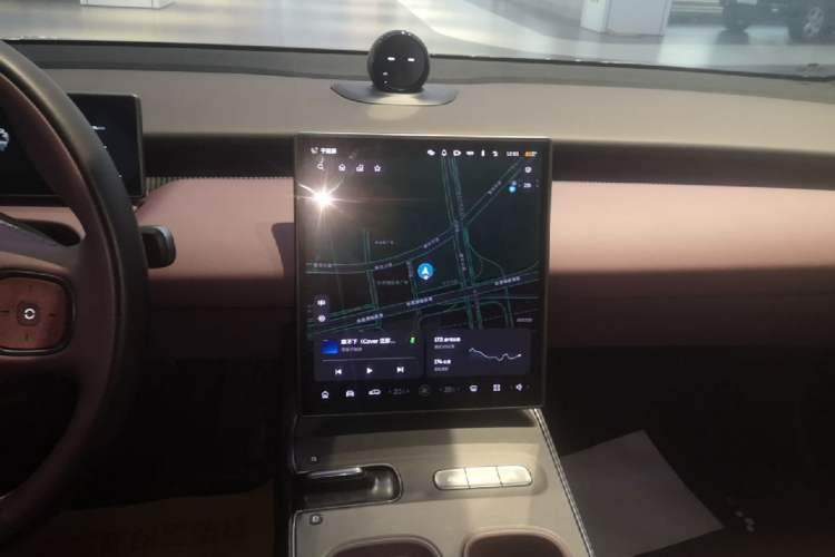 Used Nio ET5T 2023 75 kWh Touring Audio And AC Panel