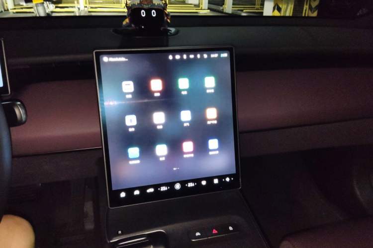 Used Nio ET5T 2023 75 kWh Touring Audio And AC Panel