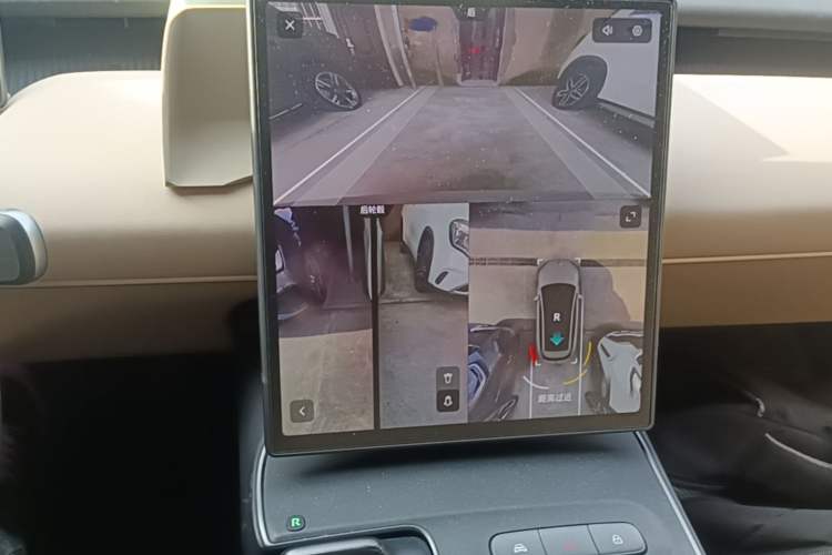 Used Nio ET5T 2023 75 kWh Touring Audio And AC Panel