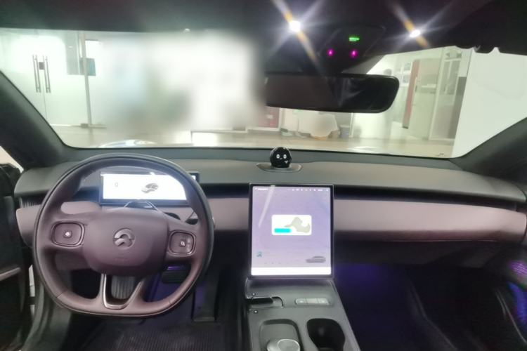 Used Nio ET5T 2023 75 kWh Touring Center Console