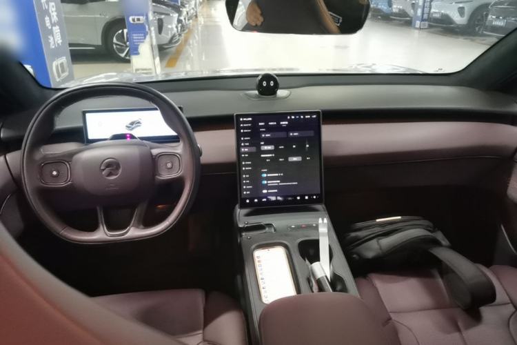 Used Nio ET5T 2023 75 kWh Touring Center Console