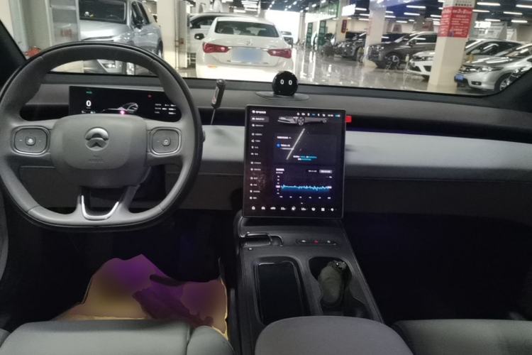 Used Nio ET5T 2023 75 kWh Touring Center Console