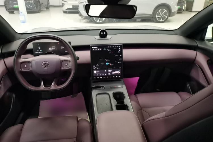 Used Nio ET5T 2023 75 kWh Touring Center Console