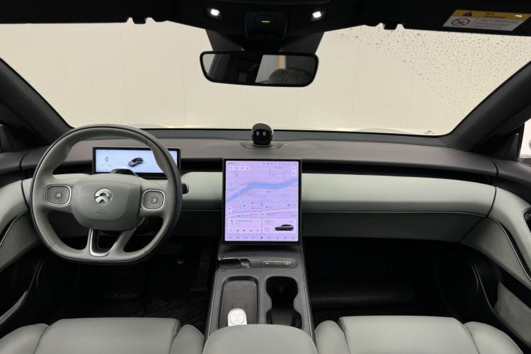 Used Nio ET5T 2023 75 kWh Touring Center Console