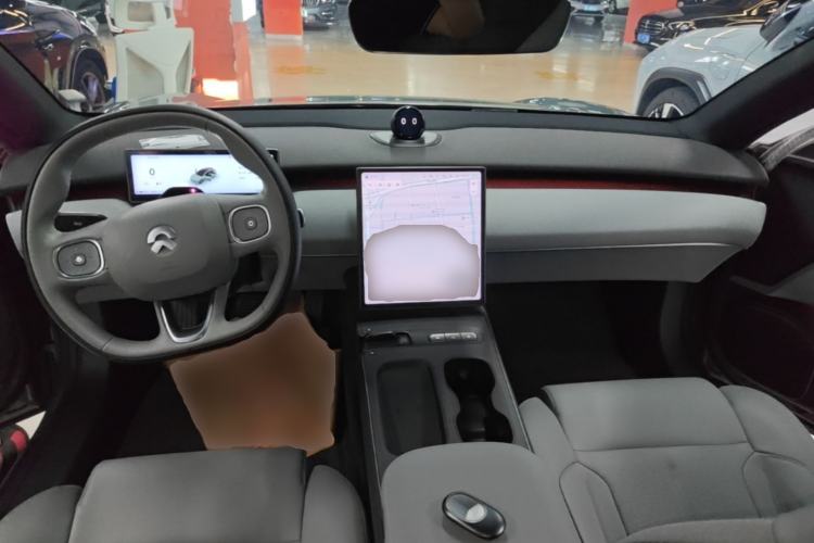 Used Nio ET5T 2023 75 kWh Touring Center Console