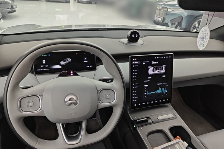 Used Nio ET5T 2023 75 kWh Touring Center Console