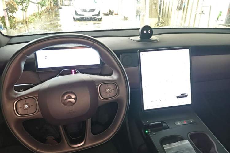 Used Nio ET5T 2023 75 kWh Touring Center Console