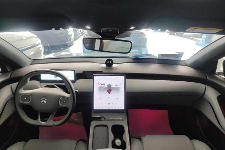 Used Nio ET5T 2023 75 kWh Touring Center Console