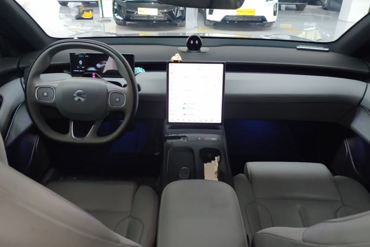 Used Nio ET5T 2023 75 kWh Touring Center Console