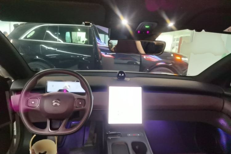 Used Nio ET5T 2023 75 kWh Touring Center Console